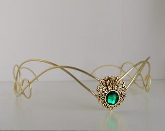 Diadema elfico in ottone dorato fatto a mano: gioiello per matrimoni nella foresta.