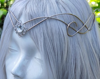 Die silberfarbene Elfen-Tiara, die handgemachte Tiara, Elfenhochzeit, die silberfarbene Elfen-Tiara, die Tiara handgemacht, ist die Elfenhochzeit