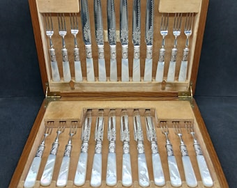 Antiguo Juego de Cubiertos Dixon de 24 Piezas Con Caja