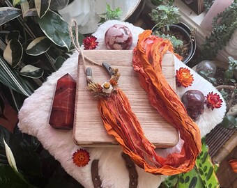 Fire Horse Lucky Horseshoe with flowers: Pagan Altar Decor