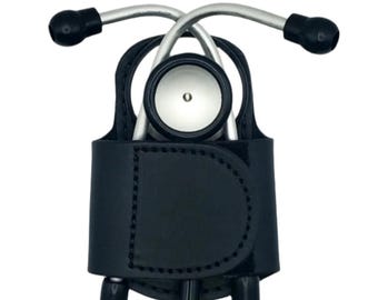 Funda de estetoscopio de cuero grabada a medida: BATCLIP, hecha a mano en Maine