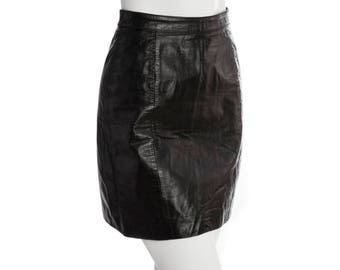 Vintage black leather mini skirt -- 80s / 90s short leather skirt -- goth punk rocker -- size extra small / xs