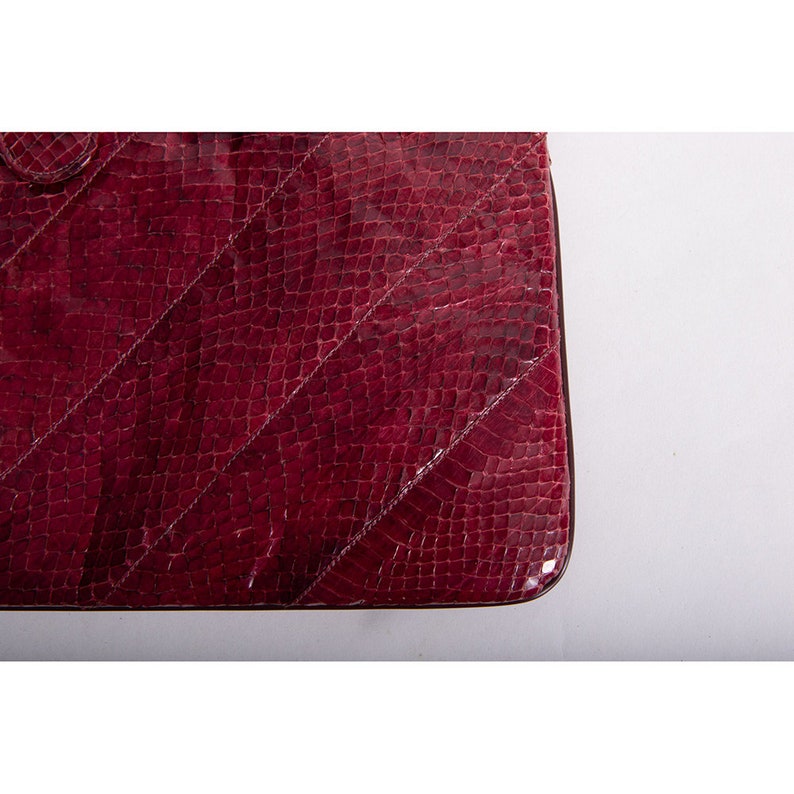 Vintage 1970s deep red snakeskin clutch / Large flat hinge open purse image 7