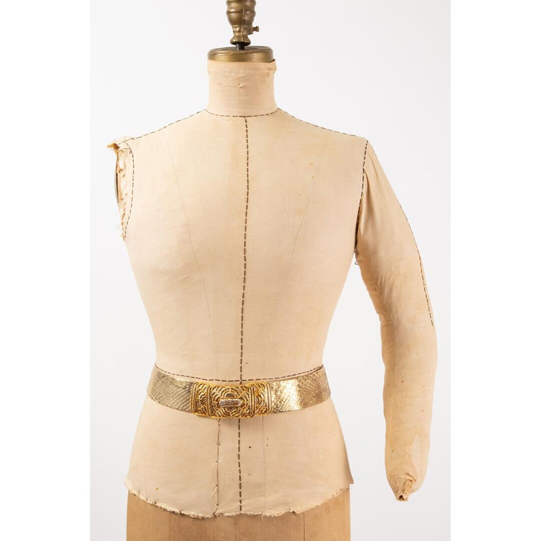 Judith Leiber White snakeskin Belt with Ornate Gold Sculpted Buckle Judith Leiber White Snakeskin Gold Lion Belt – Muse main image 2