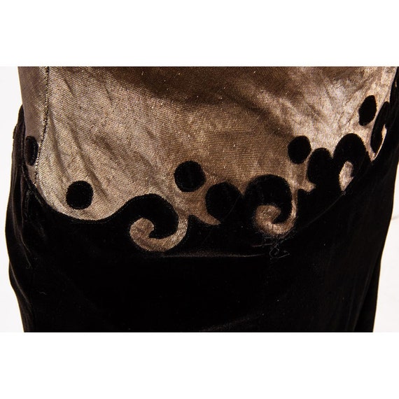1930s dress / Vintage black silk velvet and bias … - image 6