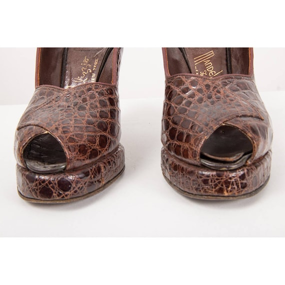 1940s platform pumps Vintage alligator leather peep toe slingbacks Palizzio Mandels Fascinating Slippers 5