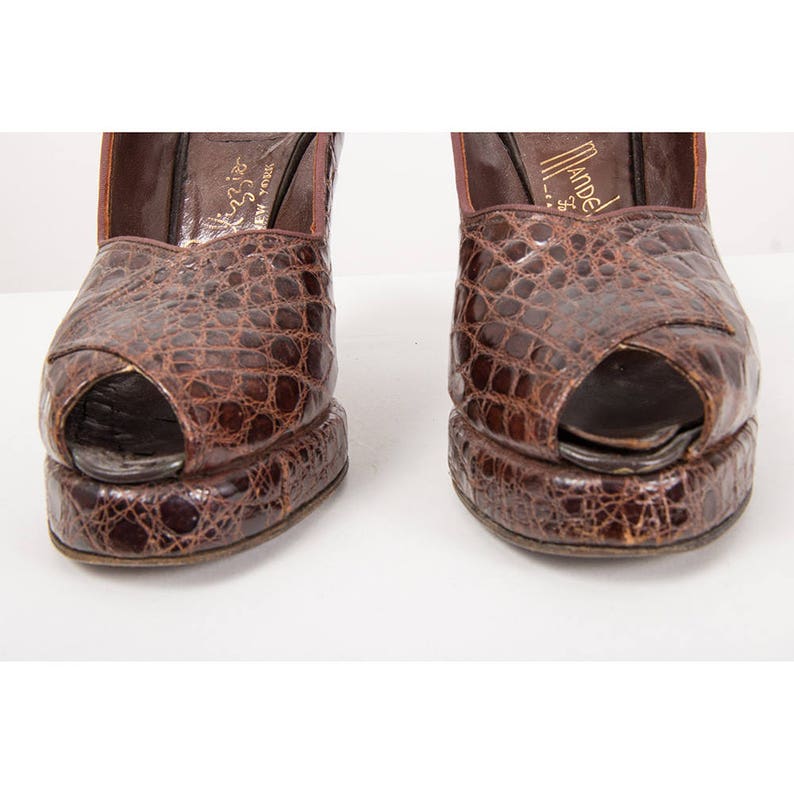 1940s platform pumps Vintage alligator leather peep toe slingbacks Palizzio Mandels Fascinating Slippers 5