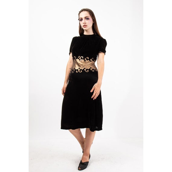 1930s dress / Vintage black silk velvet and bias … - image 2