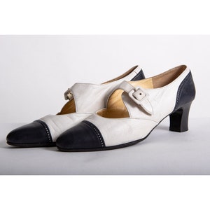 Chaussures blanches à talon bas des années 20 - Retro Verso