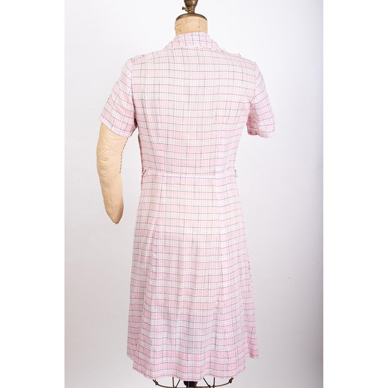 Vintage 1940s cotton day dress / Pink plaid summer weight / Pointed collar / M image 2