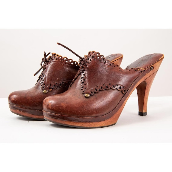 Vintage 1970s ox blood leather wood platform clogs