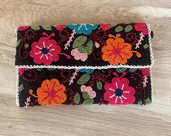 Pochette de soirée en perles faite main : sac à main floral noir, sac à bandoulière traditionnel, cadeau pour elle