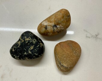 Canadian Shield Quartzite and Greenstone Trio – Precambrian Glacial Stones