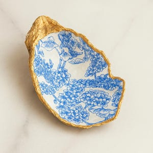 Oyster Shell Ring Dish, Oyster Trinket Dish, Bridesmaid Gift, Shell Jewelry Dish, Chinoiserie Blue & White Oyster Shell Ring Dish