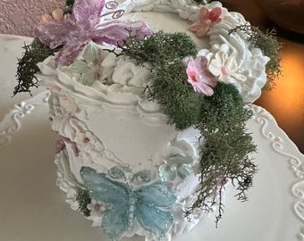 Fairycore Small Display Cake – Mossy Fake Cake Shelf Decor with Flowers and Butterflies – Kitty Cakes & Co.