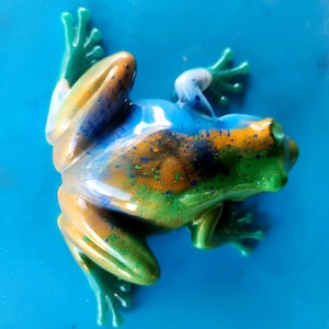 Handmade Resin Frog: Unique Customizable Design