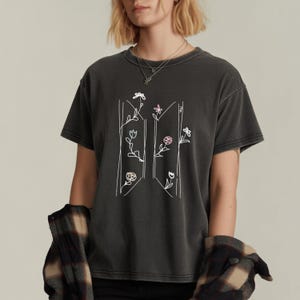Floral Initial Monogram T-Shirt | Kpop Wildflower Line Art Top image 6