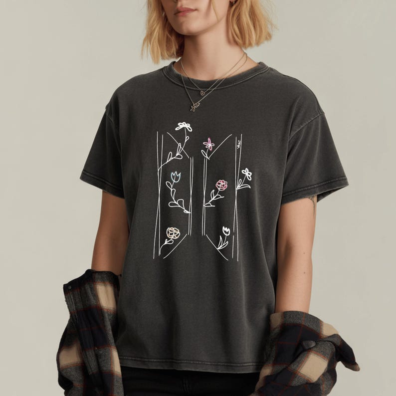Floral Initial Monogram T-Shirt | Kpop Wildflower Line Art Top image 6
