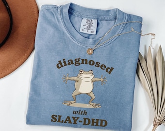 Camiseta divertida de rana con TDAH y colores cómodos, camiseta con meme neurodivergente, camiseta con gráfico de rana Y2K, top de rana estilo vintage, camiseta de rana desquiciada