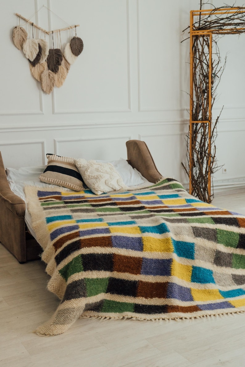 Stunning Throw Blankets With Geometric Patterns For Guest Room image