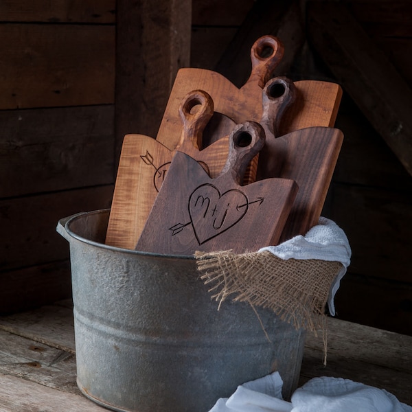 Tabla de cortar personalizada, tabla de cortar de nogal, tabla de servir, regalo de boda personalizado