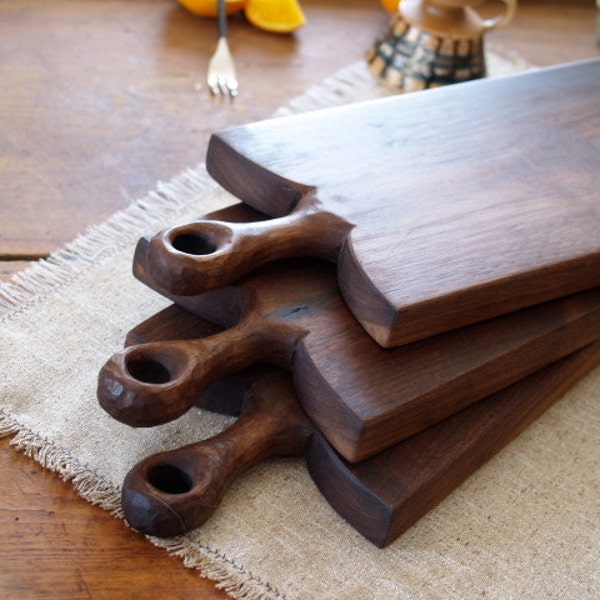 Nussbaum rustikal servieren Board - Holz Steckbrett - Schneidebrett - Holz Kitchenwares-Hochzeit Geschenk