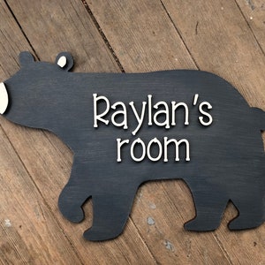 Bear nursery sign, newborn round sign, bear round sign, Custom nursery sign, baby name sign, newborn announcement, woodland nusery