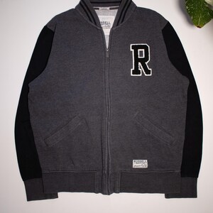 Russell College Kapuzenpullover mit Reißverschluss, grau-schwarzer Aufnäher, Größe XL