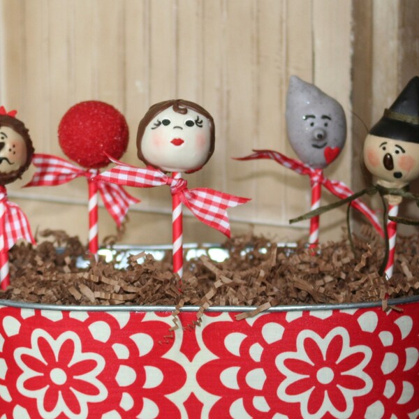 Mom's Killer Cakes & Cookies Original Design Fairy Tale Collection Wizard of Oz Dorothy, Scarecrow, Tin Man, Lion Inspired Cake Pops
