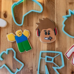 Roblox-Inspired Cookie Cutter Set | Gamer Controller, Running Guy, Character Head & “R” Title Letter | Party Cookies | Food-Safe PLA