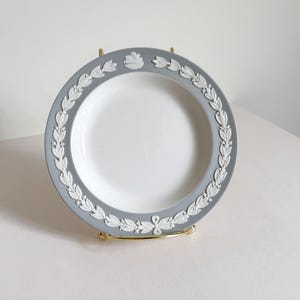 Vintage Wedgwood Embossed Queensware Bread and Butter Plate Gray on Cream | Etruria & Barlaston England Laurel Relief Side Plate