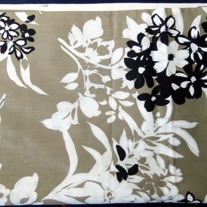 Two 1 Yard Pieces of Hawaiian Print Fabric, Vintage