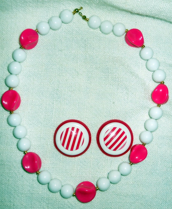 Raspberries and Cream Necklace and Earrings - image 1