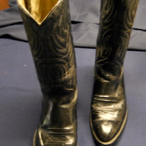 Right Foot Bigger Than Left  Black Texas Boots, men&#39;s  8 /12 and 9.