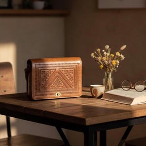 Borsa a tracolla marocchina da donna realizzata a mano – Elegante e autentico design marocchino