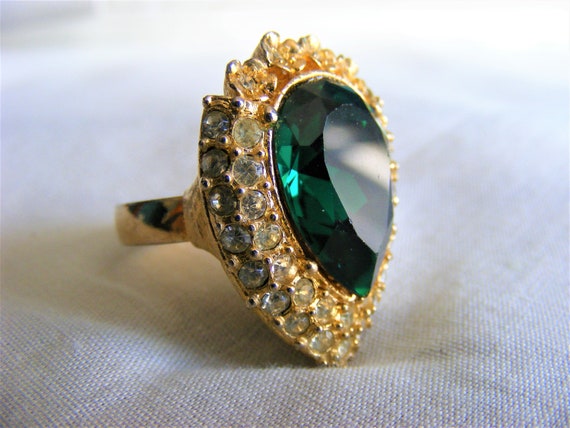 Emerald Green Pear Shaped Rhinestone Statement Ri… - image 3