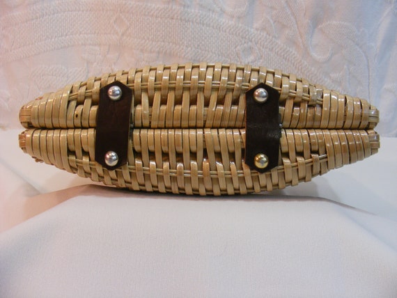 Vintage Woven Wicker Clamshell Purse Made in Brit… - image 2