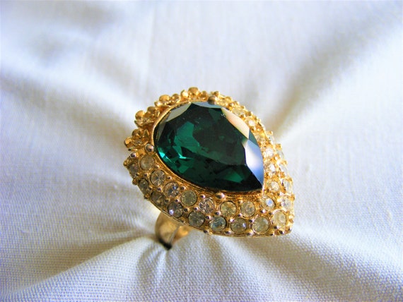 Emerald Green Pear Shaped Rhinestone Statement Ri… - image 2