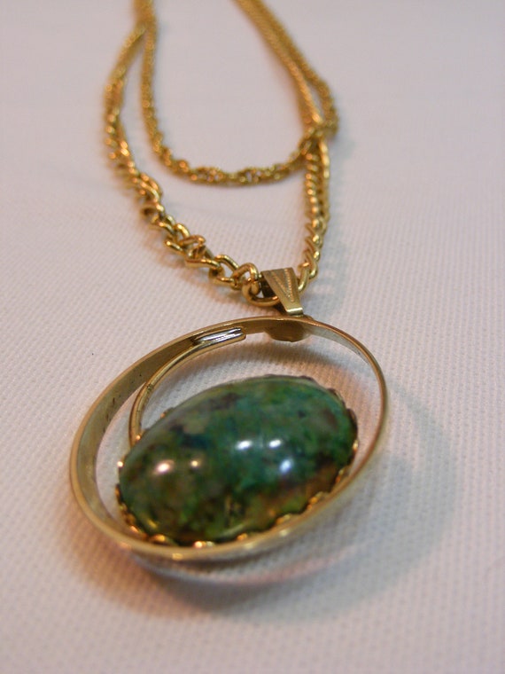 Double Strand Pendant with Freeform Set Green Cha… - image 1