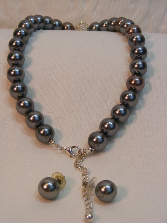 South Sea Gray Pearl Necklace and Earring Set - image 4