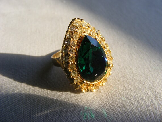 Emerald Green Pear Shaped Rhinestone Statement Ri… - image 5