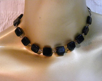 Black Square Glass Art Choker