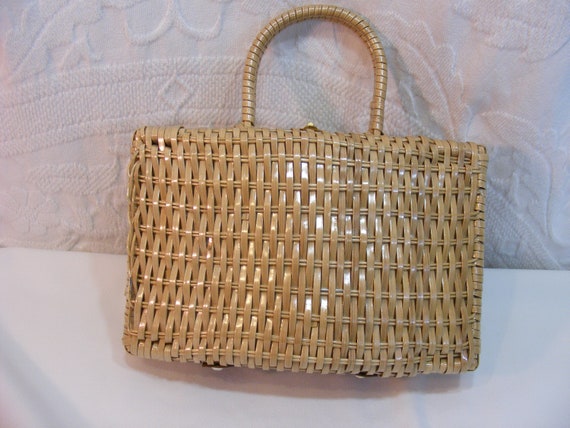 Vintage Woven Wicker Clamshell Purse Made in Brit… - image 1