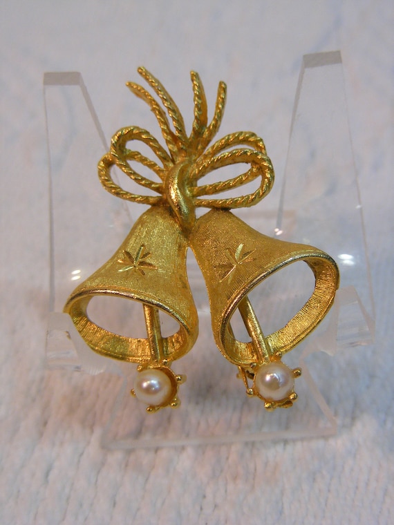 Mamselle Golden Christmas Bells Brooch