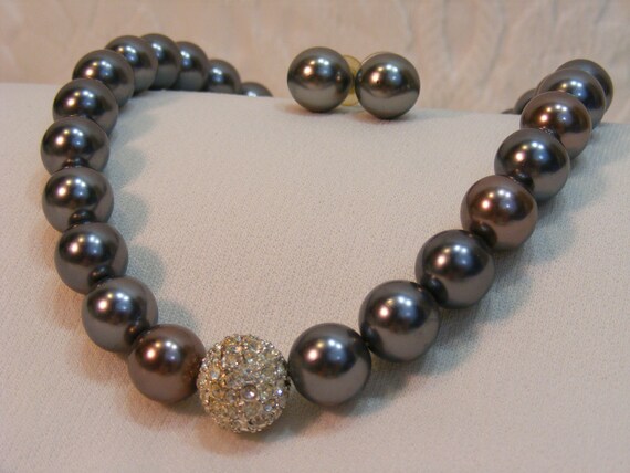 South Sea Gray Pearl Necklace and Earring Set - image 2