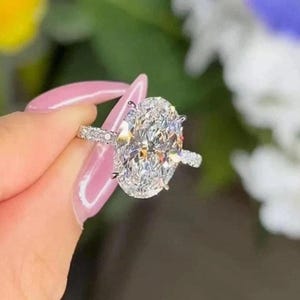 Original title: 4CT Classic Oval Moissanite Engagement Ring, Oval Cut Solitaire Diamond Ring, Gorgeous Hidden Halo Anniversary Ring