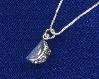 Sterling Silver Three Dimensional Hard Shell Style Taco Necklace