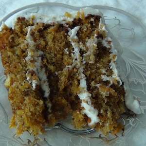 Receta en PDF de pastel de zanahoria con glaseado de zanahoria y especias, húmedo y delicioso