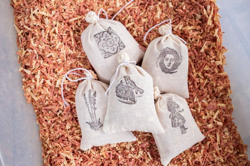 Cedar.Satchels ~ Aromatic Western Red Cedar Shavings ~ Cupboards, Drawers, Feather Box image 2