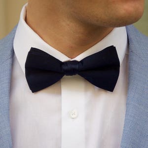 Men&#39;s Navy Blue Bow Tie